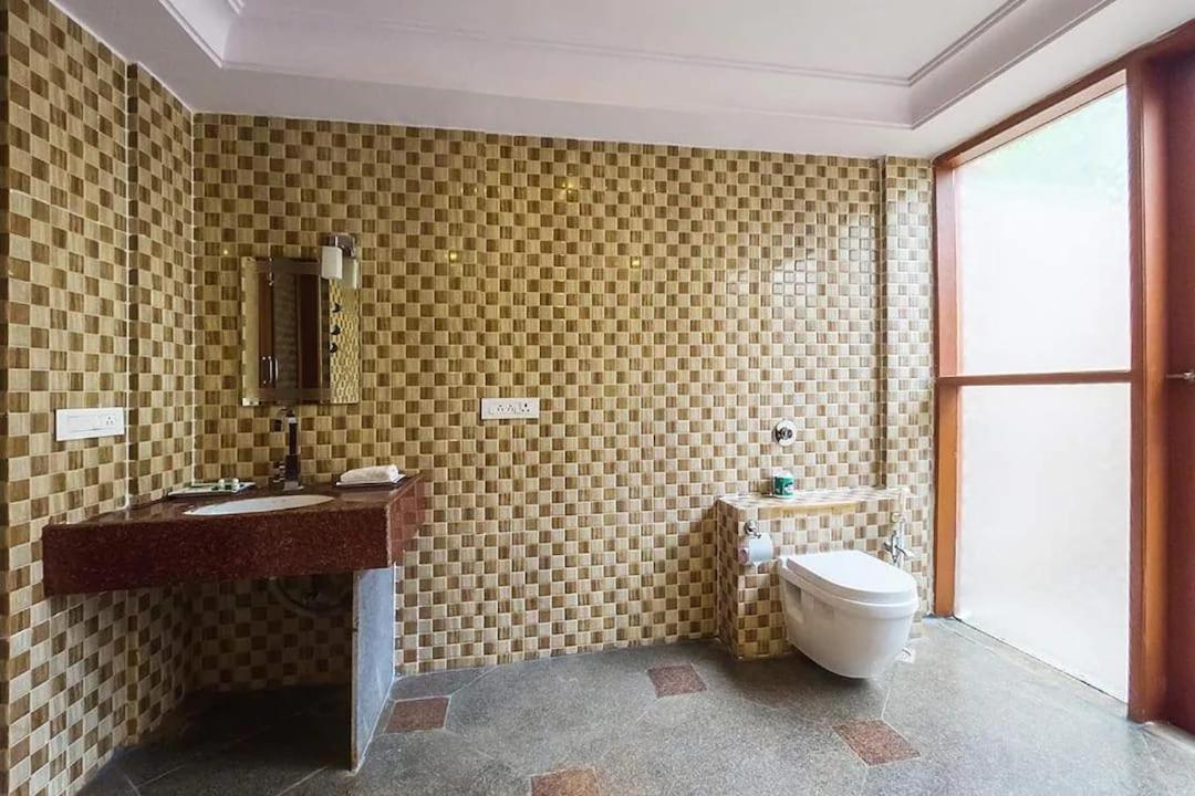 Krishna Heritage Resort 巴达米 外观 照片