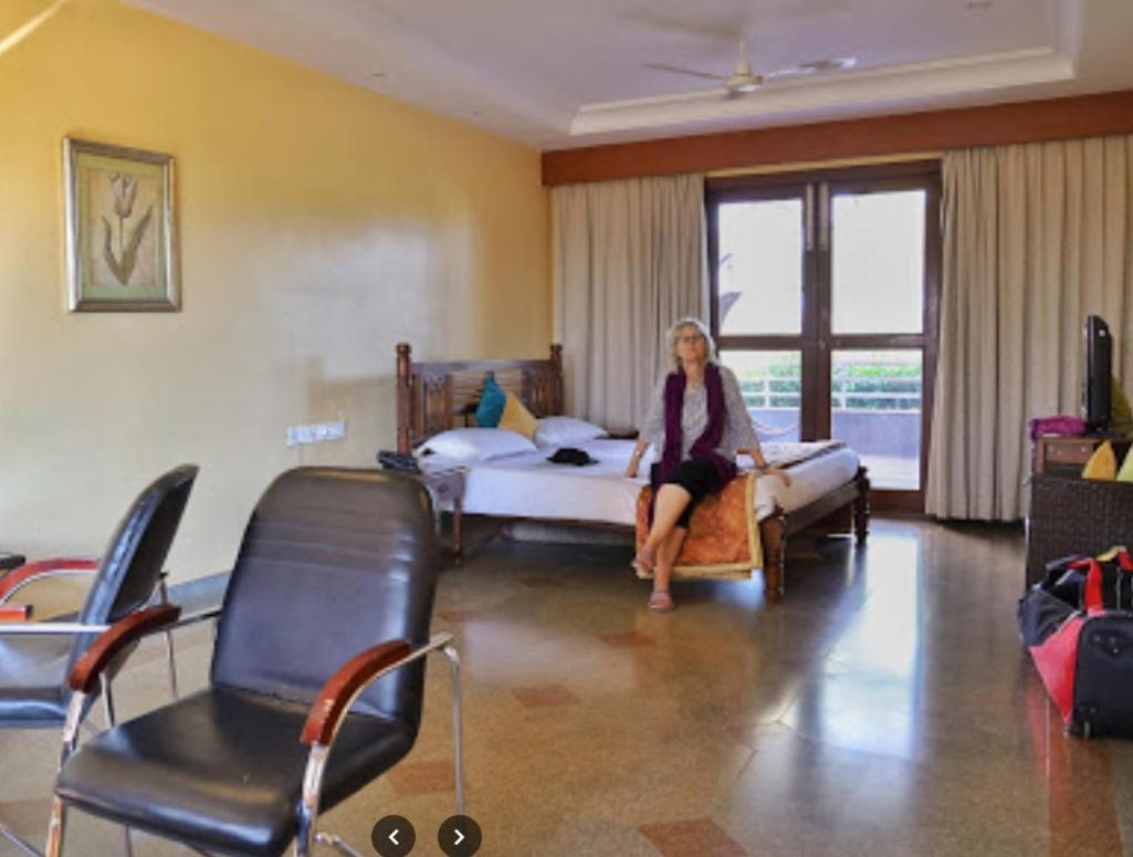 Krishna Heritage Resort 巴达米 外观 照片