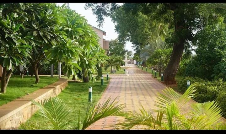 Krishna Heritage Resort 巴达米 外观 照片